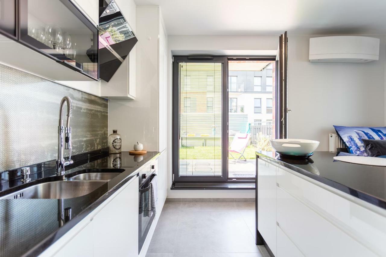 Luxury With Large Terrace Apartment *
